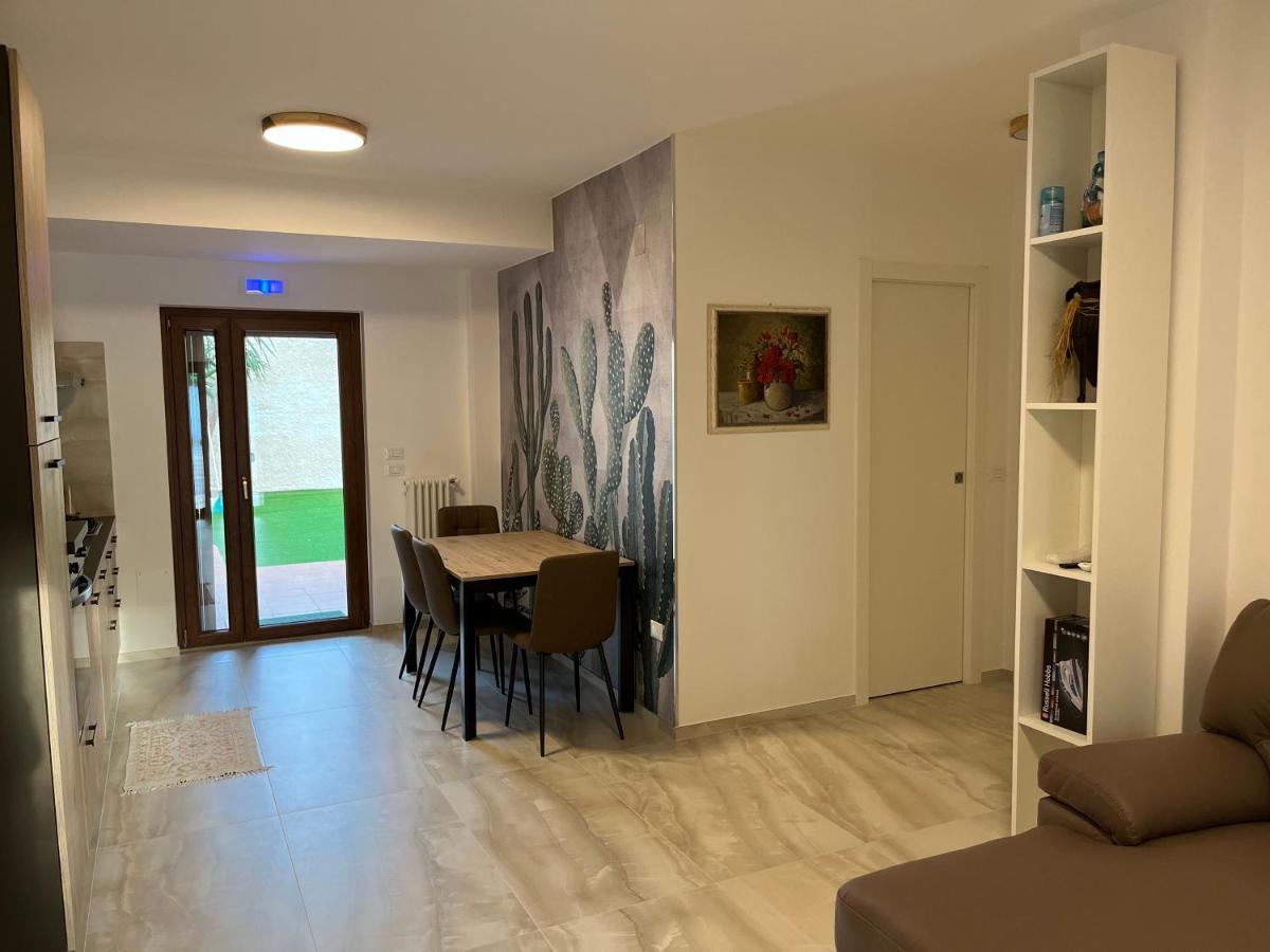 Villa Giorgia Al Mare Bisceglie Bagian luar foto