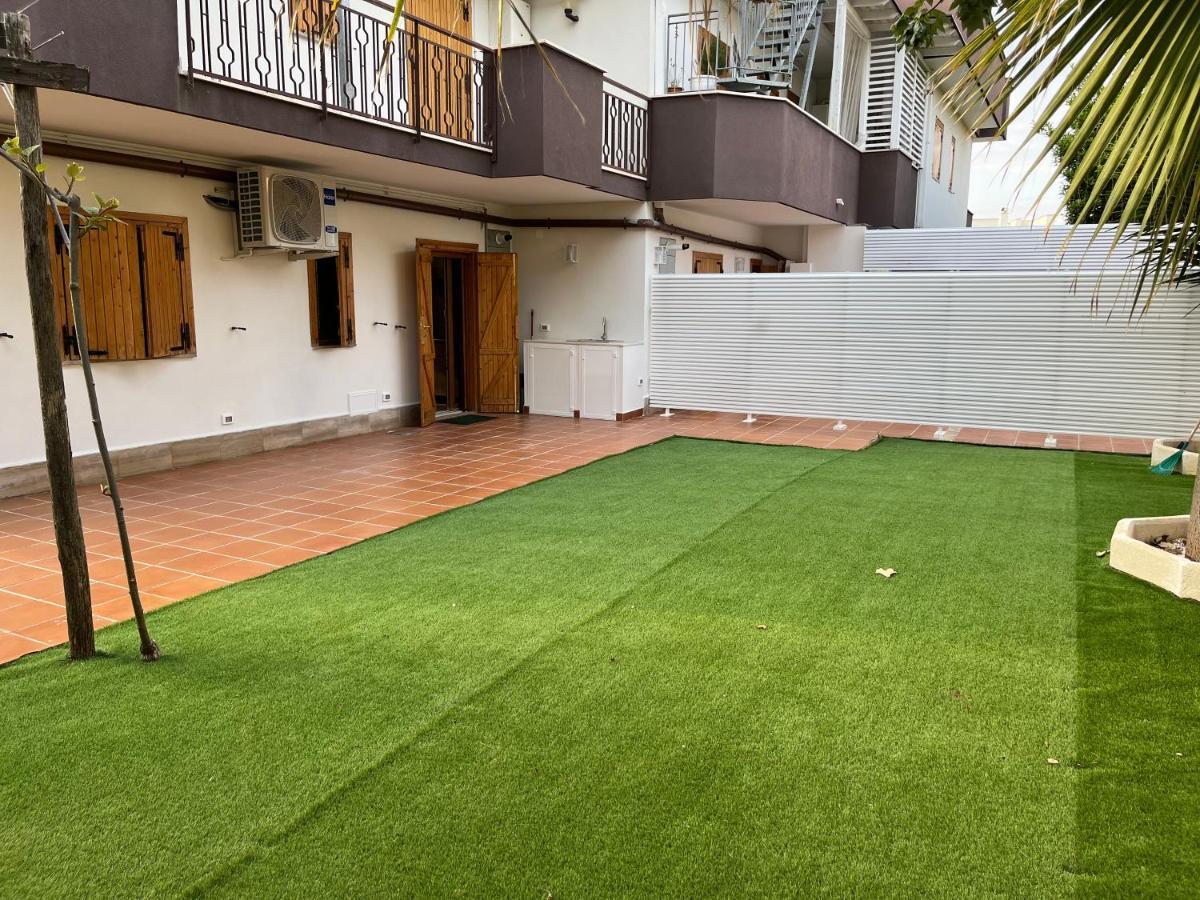 Villa Giorgia Al Mare Bisceglie Bagian luar foto