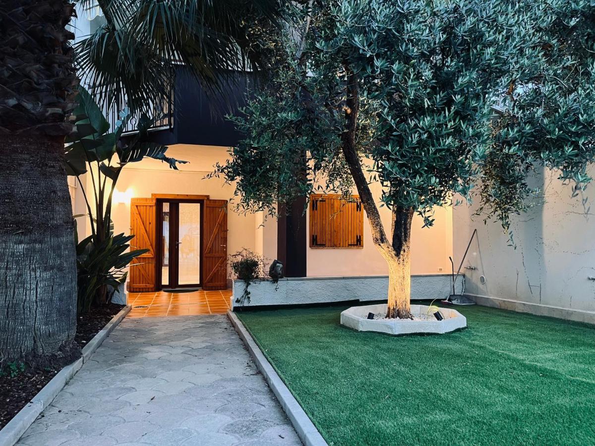 Villa Giorgia Al Mare Bisceglie Bagian luar foto